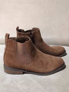 Brown Suede Chelsea Boots for Women